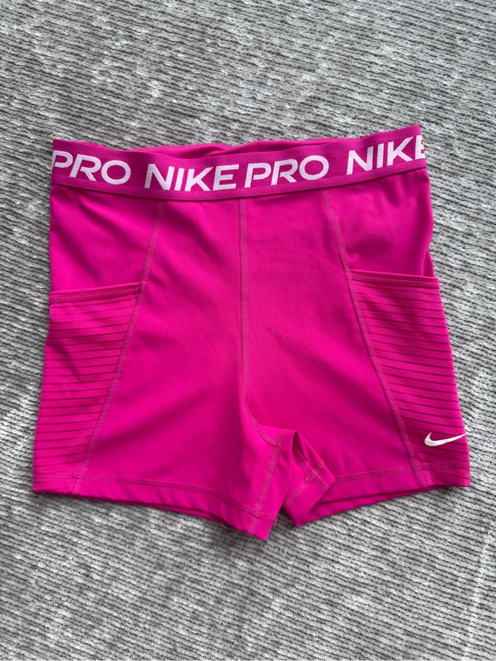 Nike Pro Women’s Shorts Pink Size M